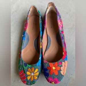 Gorgeous hand embroidered flats.
